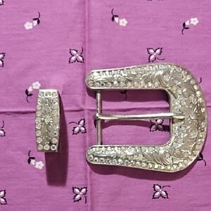 Silver Floral Belt Buckle Set